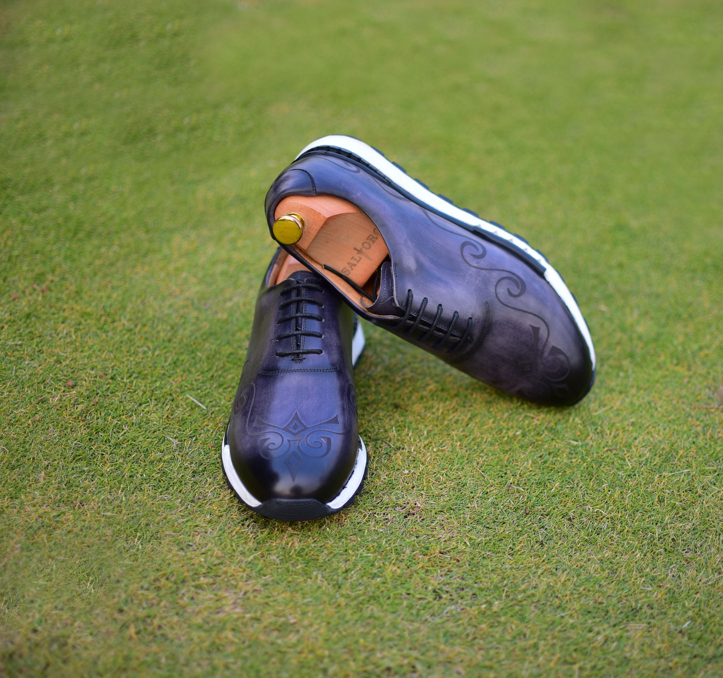 Archie III - Gray Leather Sneakers