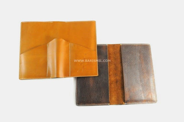 
                  
                    Leather Passport Wallet,Accessories- Barismil
                  
                