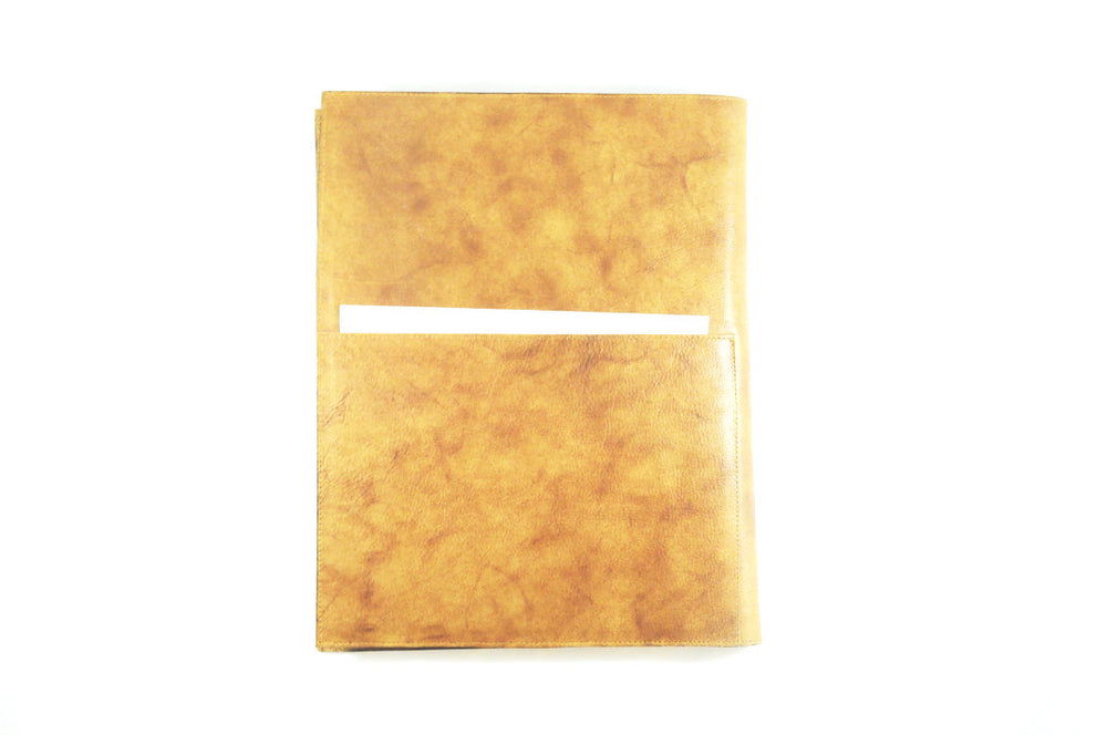 
                  
                    Author- Leather Pad Porfolio,Accessories- Barismil
                  
                